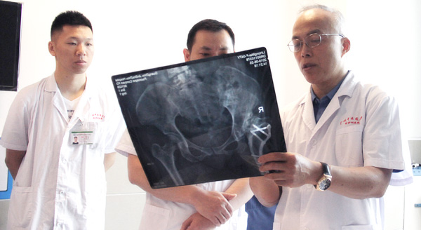 【专家出诊】股骨头坏死病院长亲诊日来啦!