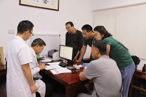 专家来了!汪建平教授出诊金沙洲医院,每周一都有专家出诊哦!